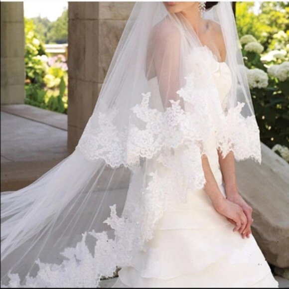 BRIDAL VEIL - LUXURY LACE